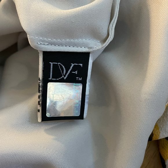DIANE VON FURSTENBERG The Robyn‎ Silk Blouse - Picture 7 of 7